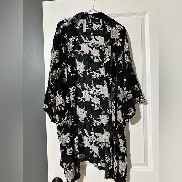 Spiritual Gangster Kimono - Picture 1 of 1